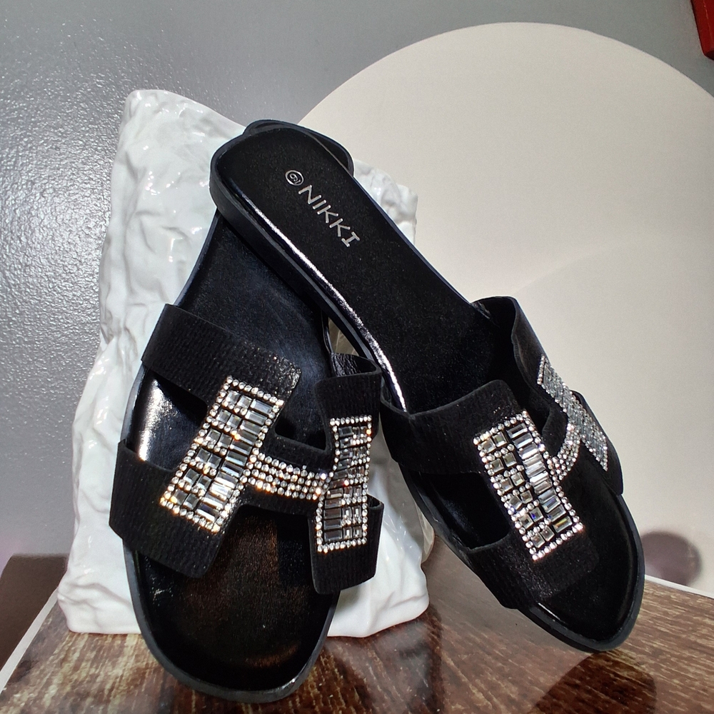 🔥NEW Black Embellished Women's Slides Sandals Size 9 FREE GIFT INCLUDED